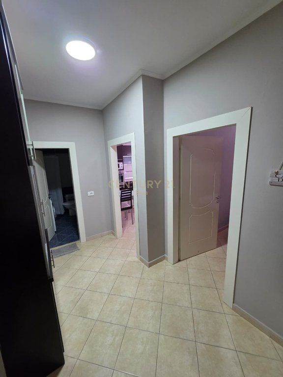 Apartament 2+1 Me Qira në Tregu fshatar, Durrës !