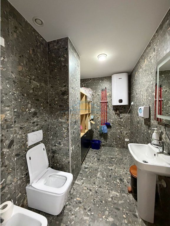 Affitto, Spazio per ufficio, Lake View, Tirane