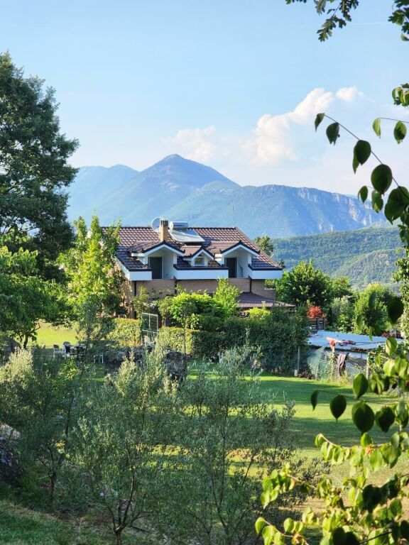 🛕FOR SALE: ✨ Magical Villa, One of a Kind Ever Offered on the Market with 5400 m² of Land and 300 m² of Construction📍( BËRZHITË - IBË ) Featuring a BLUE Pool 🔵