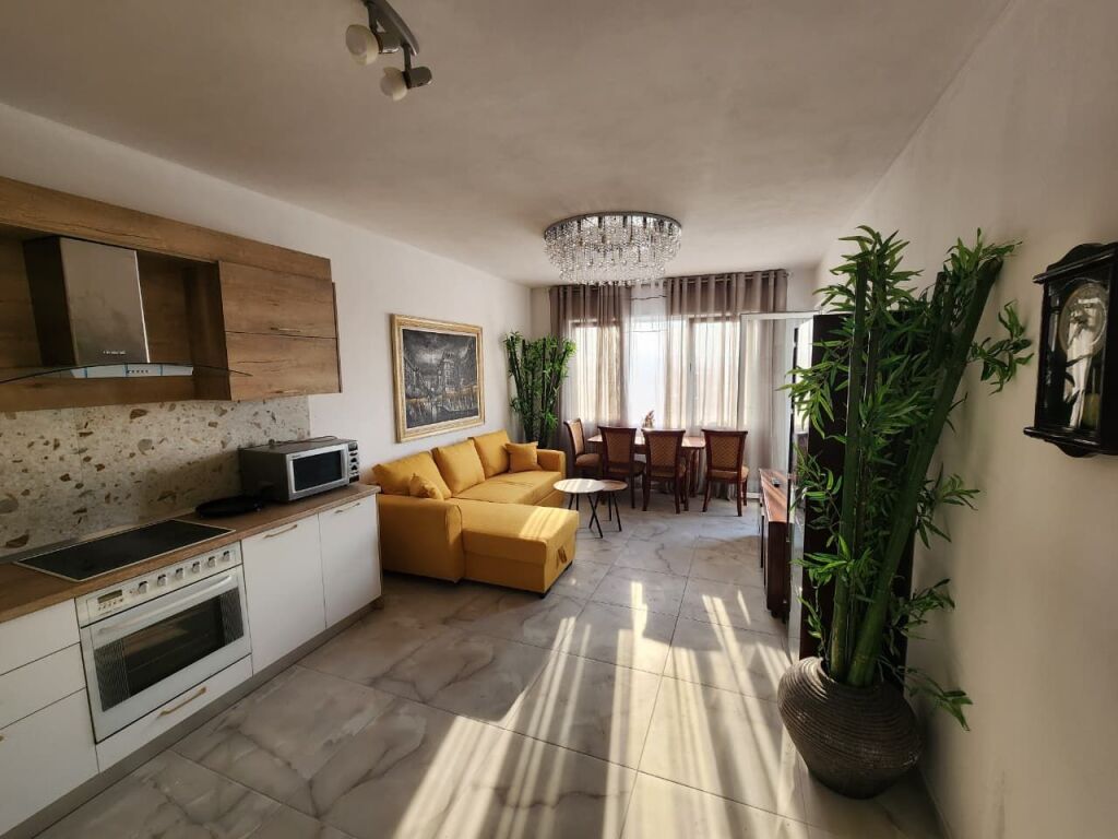 For rent Apartment 2+1+ Garage, Univers City 450 Thousand lek