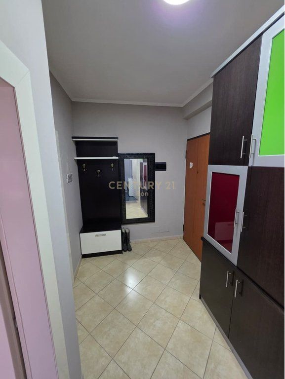 Apartament 2+1 Me Qira në Tregu fshatar, Durrës !