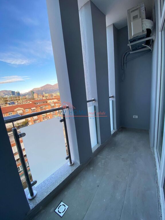 Office for Rent Commune of Paris in Tirana