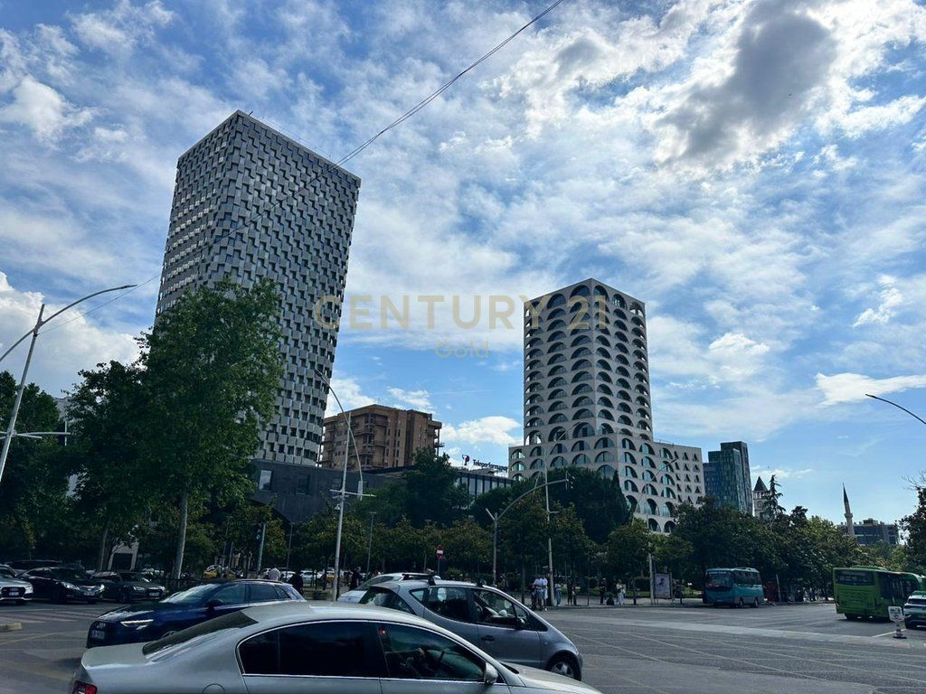FOR RENT 1+1 APARTMENT IN THE CENTER OF TIRANA (NEAR THE UNKNOWN SOLDIER)!