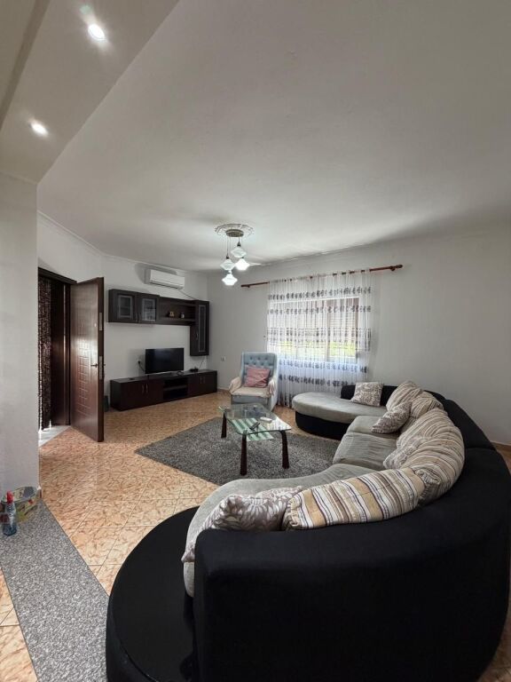 JEPET ME QIRA APARTAMENT 2+1, PJESE E KATIT TE VILES