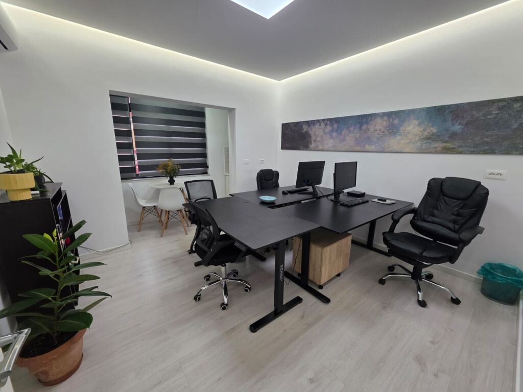 Office for rent near the Ballet School