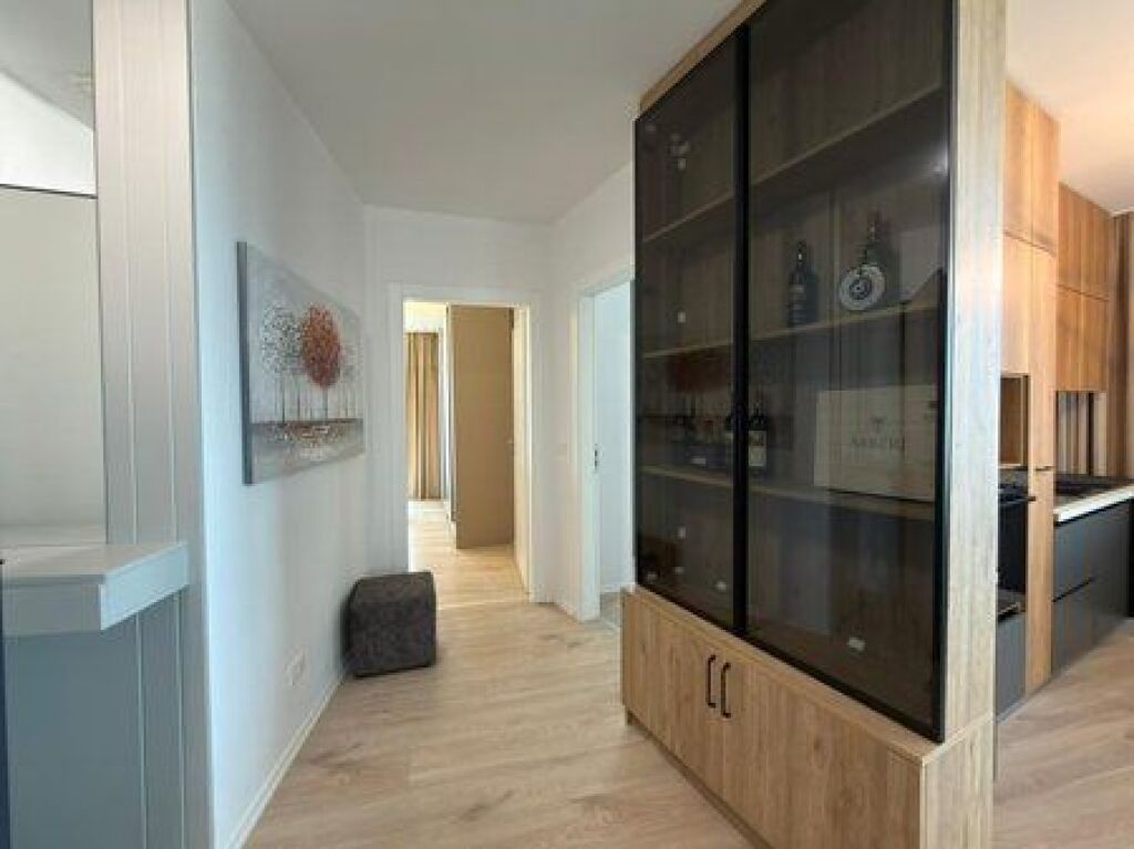 Shitet Apartament 2+1+2 te Rezidenca Lake View!