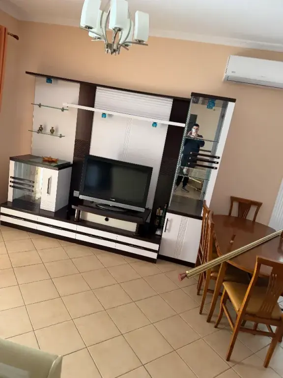 Qera | Vilë 2 + 1 | Rruga 5 Maji | 500 €/muaj