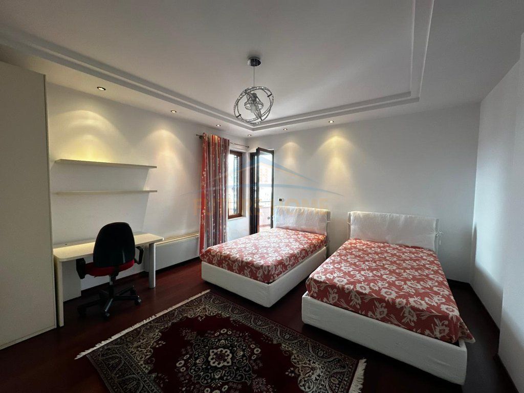 Qira, Apartament 4+1+3, Blloku, Tiranë