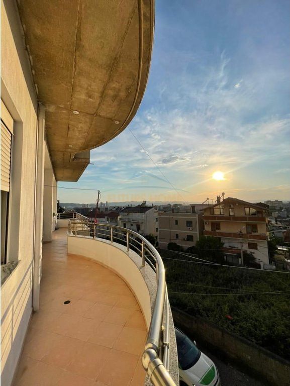 Affitto, Appartamento 2+1+2+Balcone+Posto Auto, Kodra e Priftit.