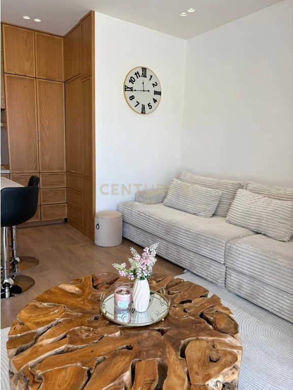 Villa Unica in Vendita a Paskuqan!