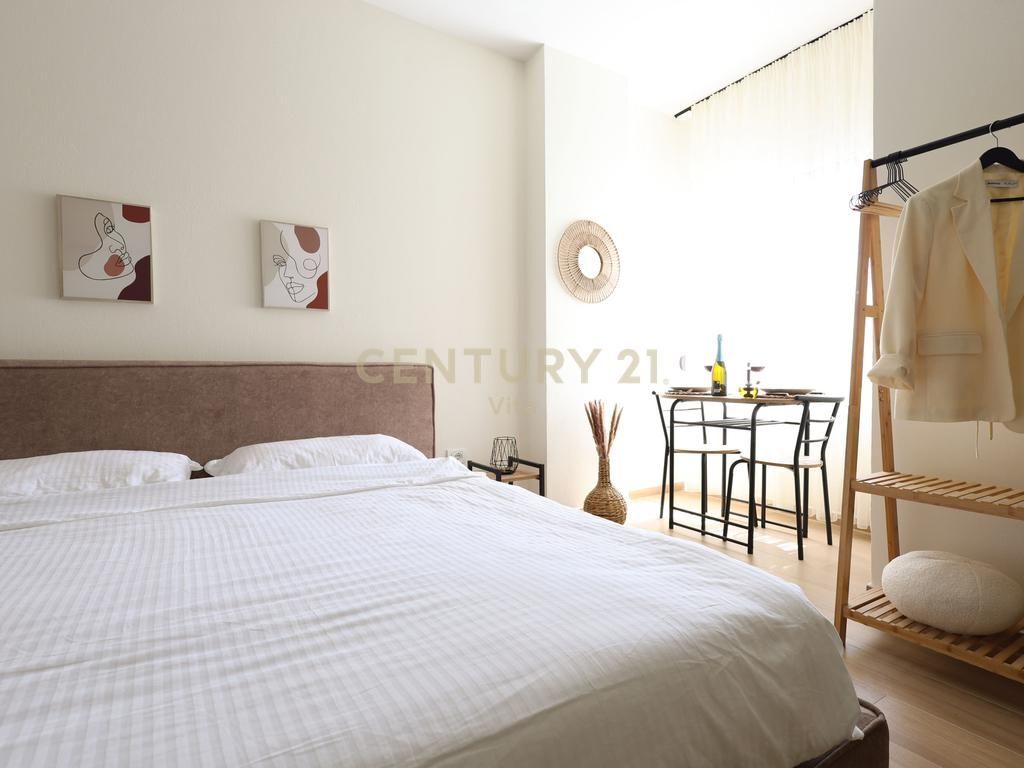 SHITET APARTAMENT 3+1+3 IDEAL PER INVESTIM PLAZH ,DURRES !!!