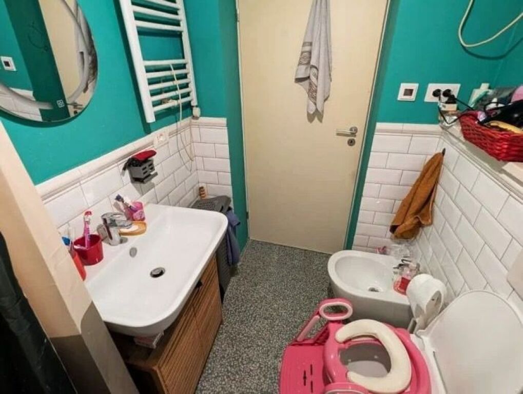 🏢 APARTMENT 2+1 FOR SALE – Kongresi i Lushnjes Street