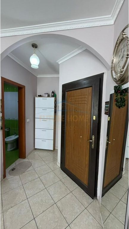 Shitet, Apartament 2+1+2, Fresk