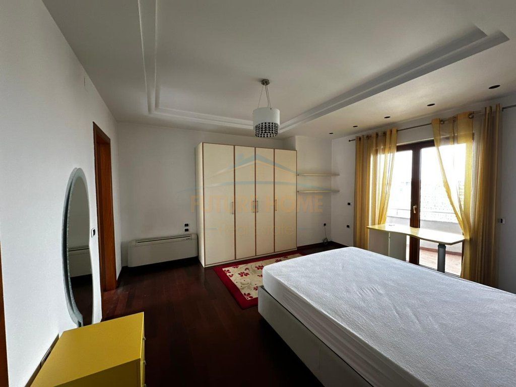 Qira, Apartament 4+1+3, Blloku, Tiranë
