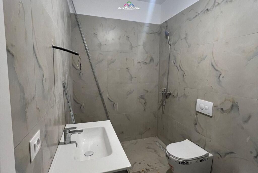 Ufficio In Affitto 2+1 In Via Dritan Hoxha (ID BZ2973) Tirana