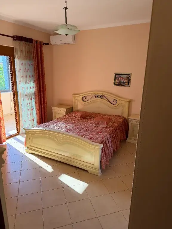 Qera | Vilë 2 + 1 | Rruga 5 Maji | 500 €/muaj