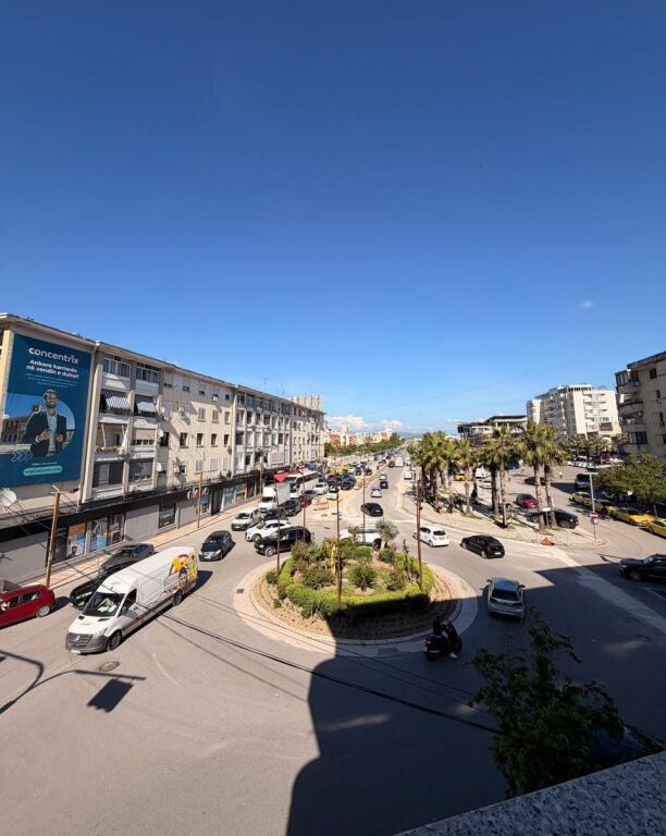 Locale Commerciale in Affitto – Stazione Ferroviaria, Durazzo