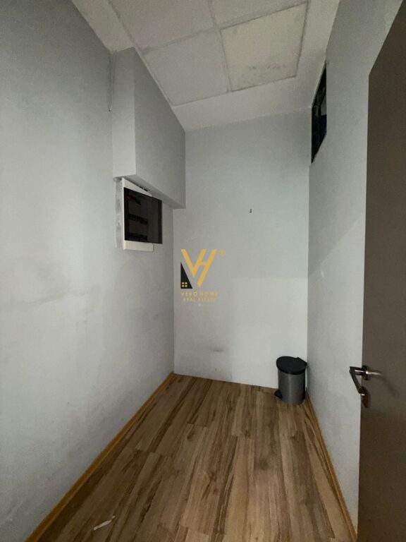 UFFICIO 60 M2 IN AFFITTO IN VIA KAVAJES 800 EURO