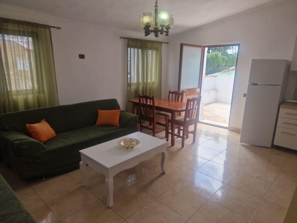 2+1 apartment for rent near Rruga e Durrsit
