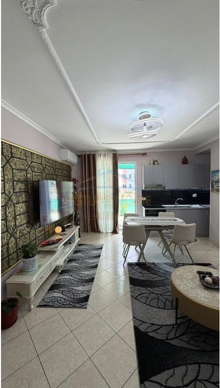 Shitet, Apartament 2+1+2, Fresk
