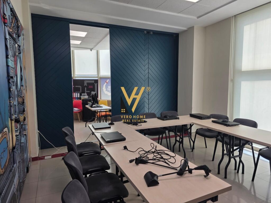 UFFICIO 190 M2 IN AFFITTO IN VIA ELBASAN 3.000 EURO