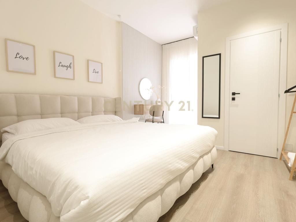 SHITET APARTAMENT 3+1+3 IDEAL PER INVESTIM PLAZH ,DURRES !!!