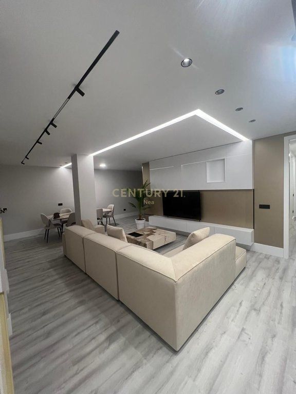 SUPER APARTAMENT 2+1 ME QIRA NE BLLOK