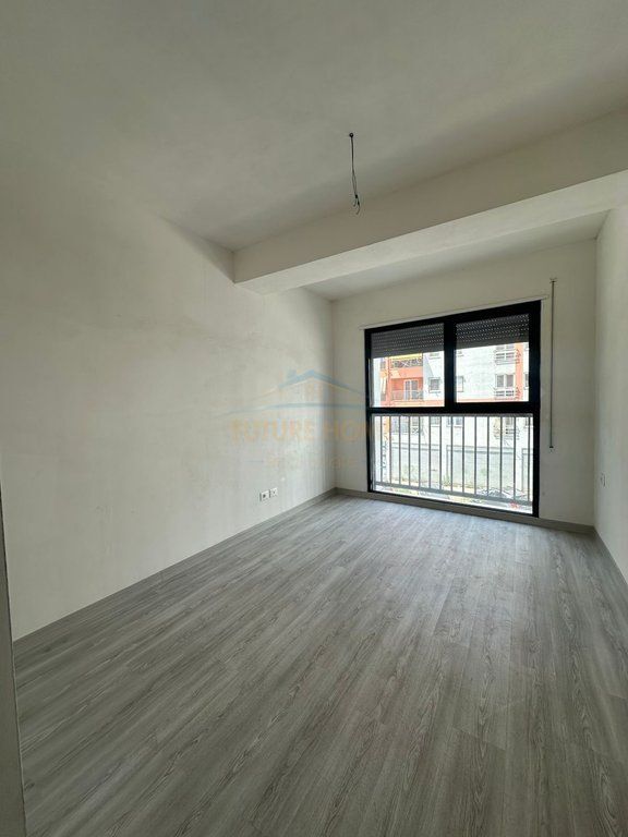 Shitet Apartament 3+1+2 , Bulevardi i Ri , Tirane.