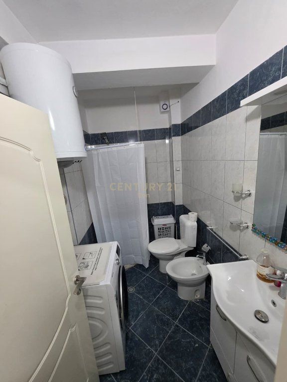 Apartament 2+1 Me Qira në Tregu fshatar, Durrës !
