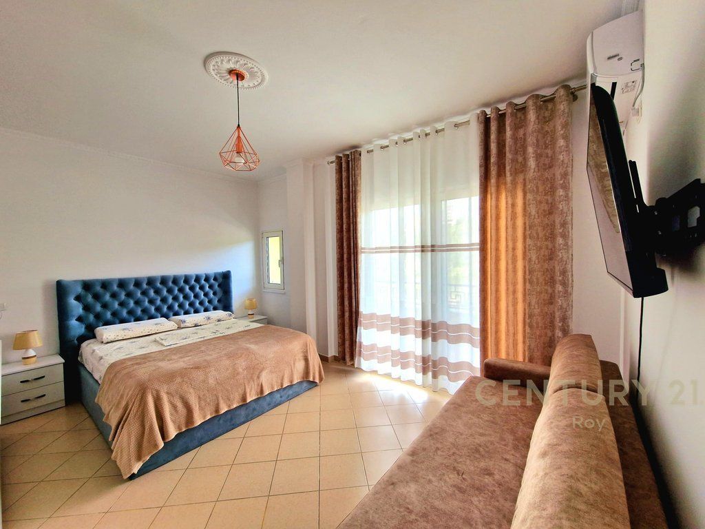 SHITET GARSONIERE TEK SHKEMBI I KAVAJES !