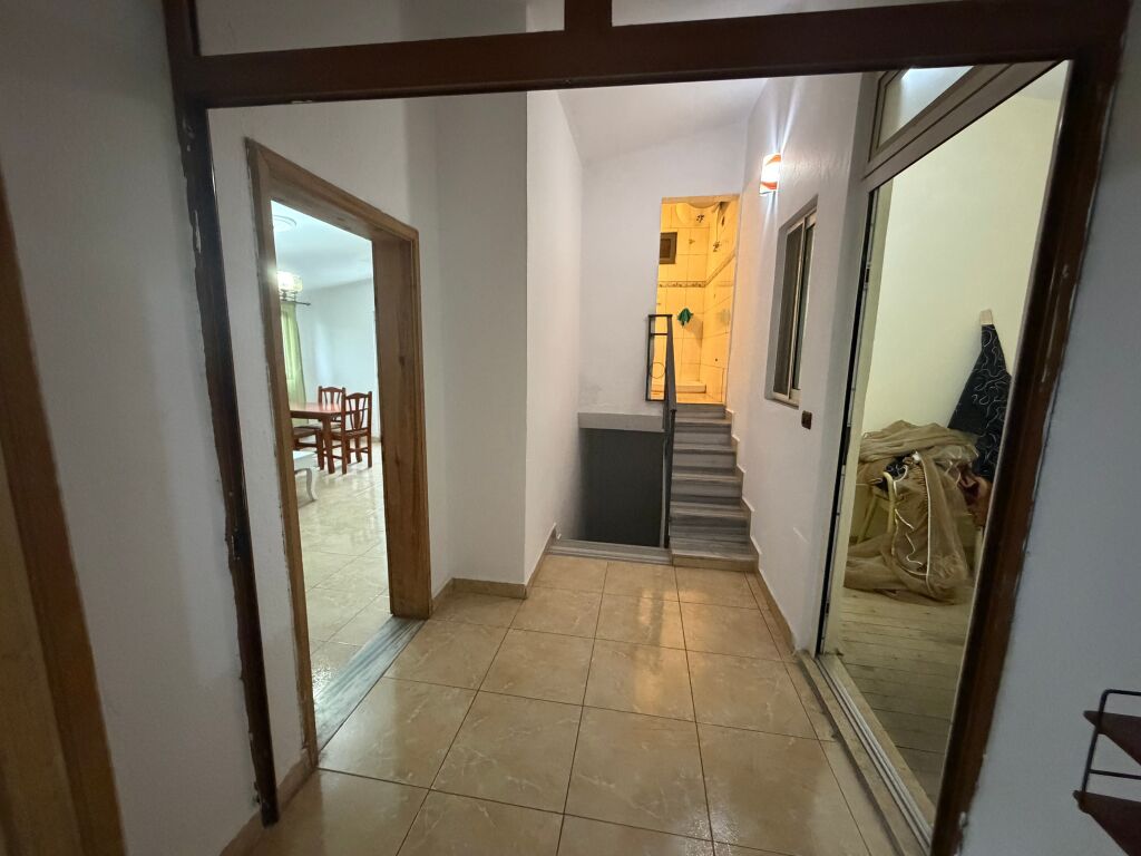 2+1, 3° piano esistente, via Durres, 450 euro