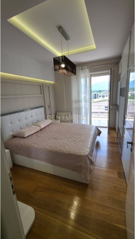 Shitet apartament modern 2+1, me pamje nga liqeni 262,000 €