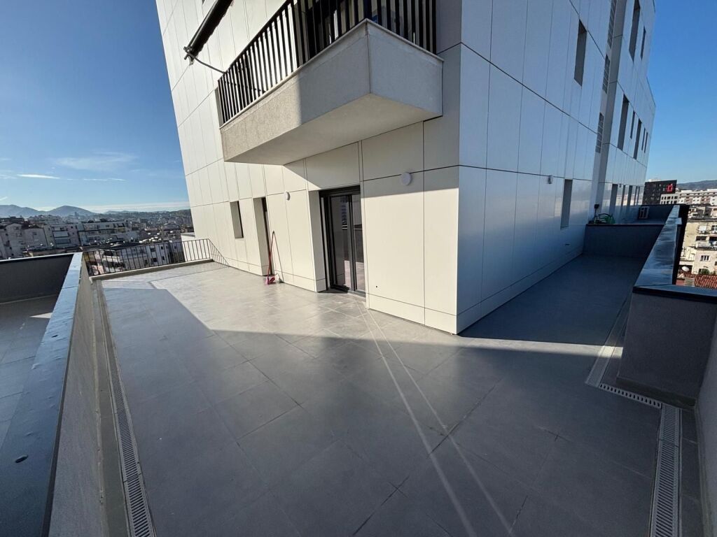 Apartment for rent , glass room