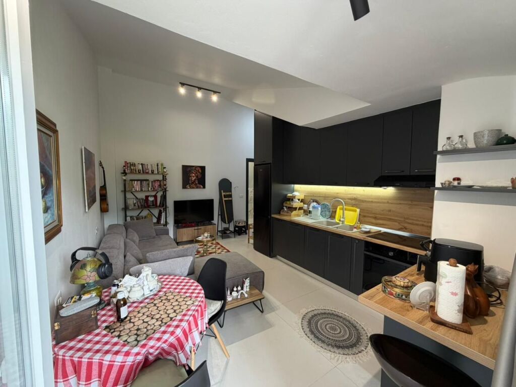 🏡 Appartamento 1+1 in Vendita 📍 Zona di Linza– Via Baftijar Lici💶 Prezzo: 100.000 €