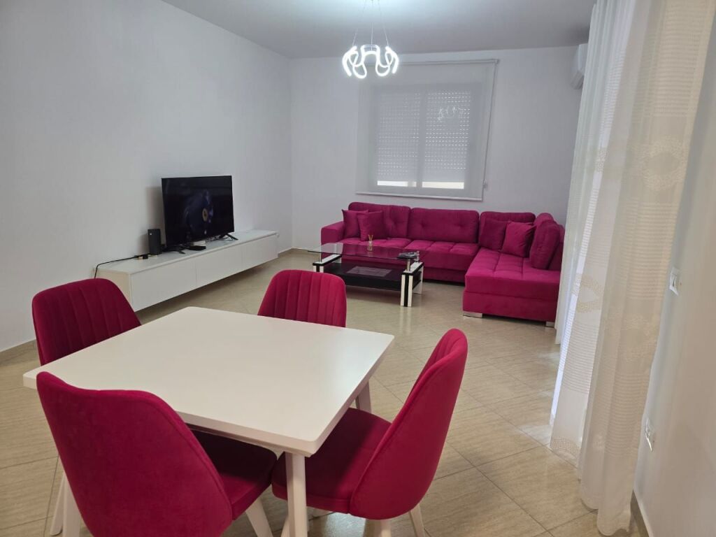 🏡✨ FOR RENT – 1+1 Apartment in Lungomare, Vlorë ✨🏡