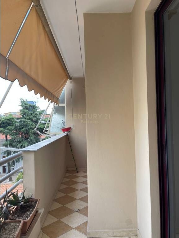 AFFITTASI APPARTAMENTO 3+1+2 Via Panorama - Vicino Don Bosko 700 €