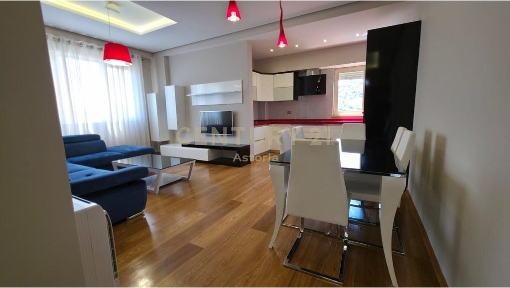 Shitet apartament modern 2+1, me pamje nga liqeni 262,000 €