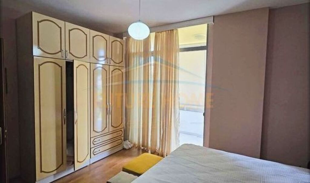 Shitet, Apartament 2+1+2, Unaza e Re