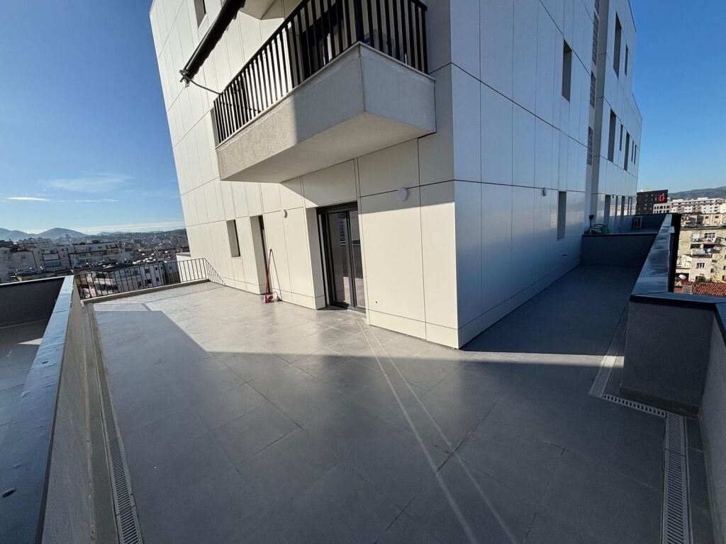 Apartment for rent , glass room