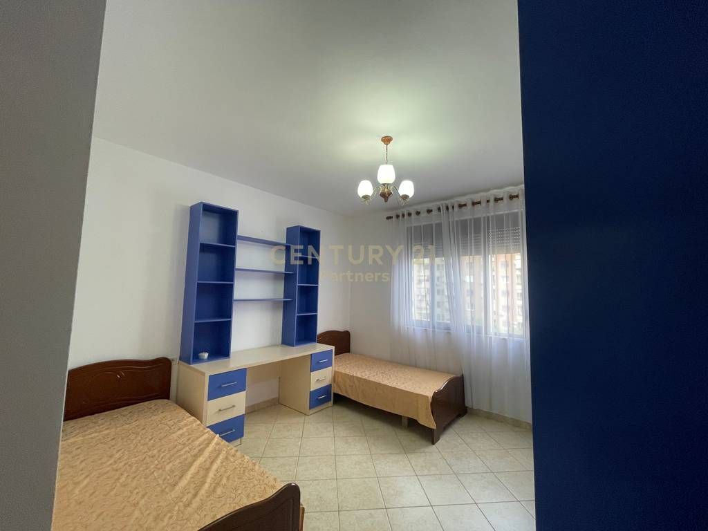AFFITTASI APPARTAMENTO 3+1+2 Via Panorama - Vicino Don Bosko 700 €