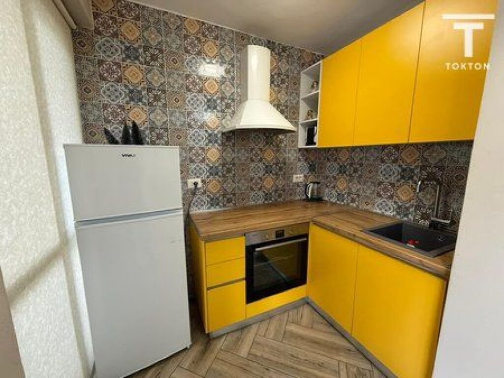 SHITET, APARTAMENT 1+1, RRUGA: "21 DHJETORI", TIRANË
