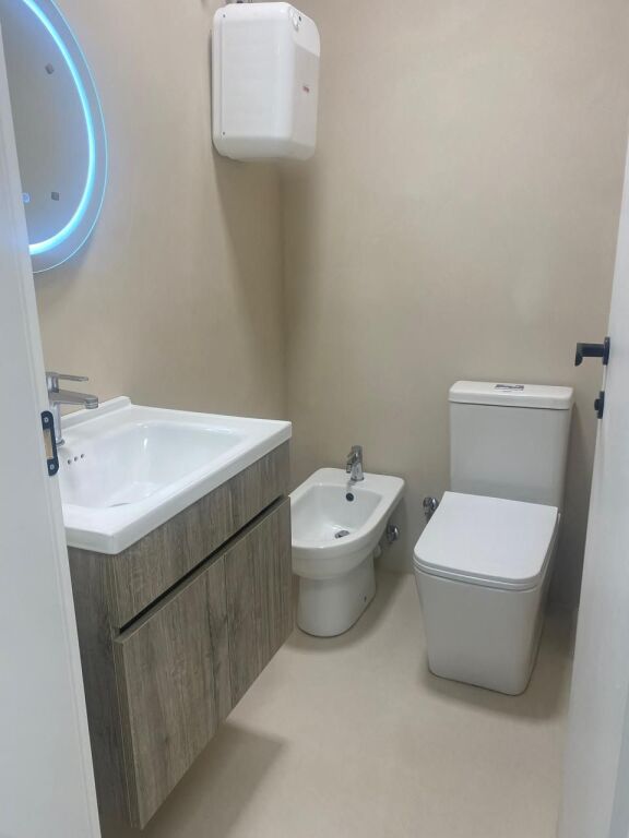 🏢 LOCALE COMMERCIALE IN AFFITTO – INGRESSO DI DURRËS