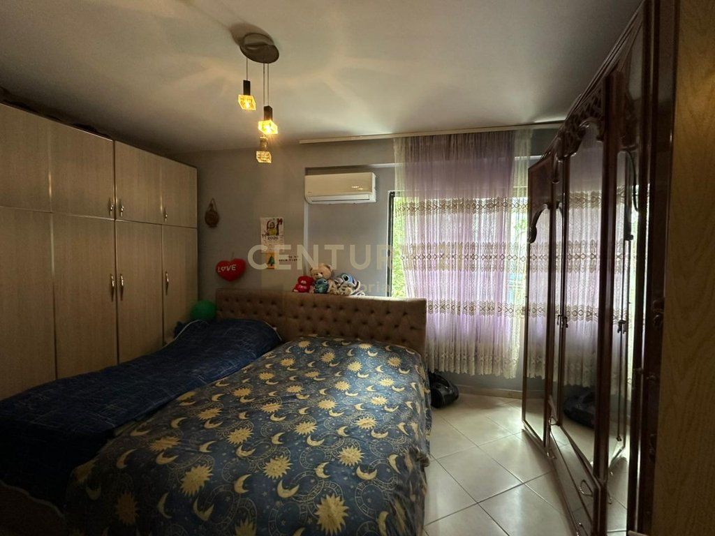 Shitet Apartament 1+1 tek Nela 6, Yzberisht