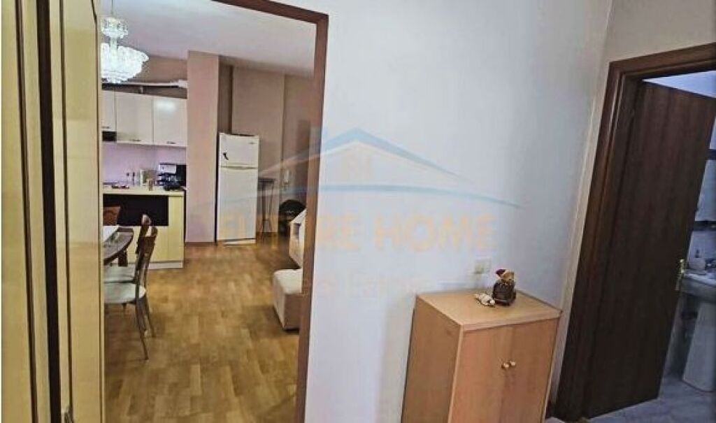Shitet, Apartament 2+1+2, Unaza e Re
