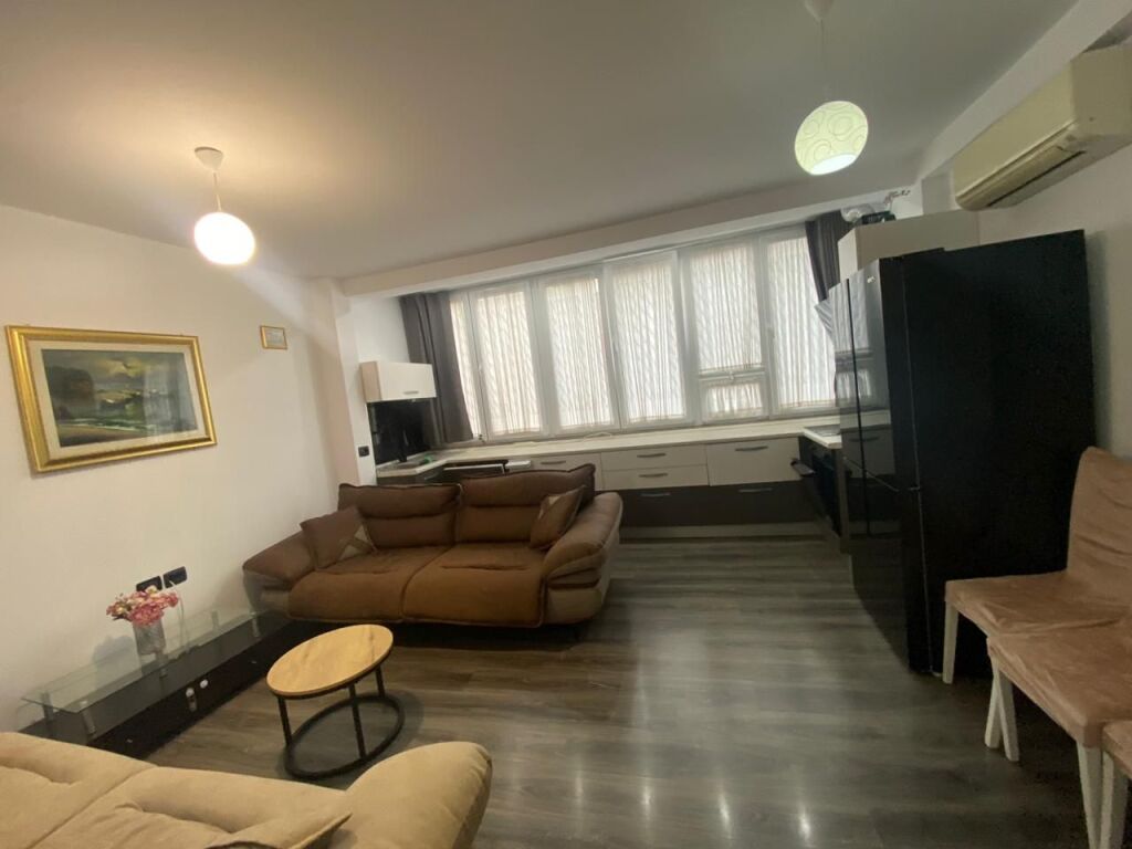 2+1 apartment for sale at Fusha e Aviacionit