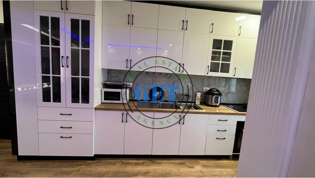 In vendita, Appartamento 2+1, Piccolo Mercato Industriale, Durres!!!!!!