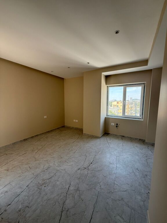 Apartament 1+1 në shitje në Golem, pranë Rezidencës VM.