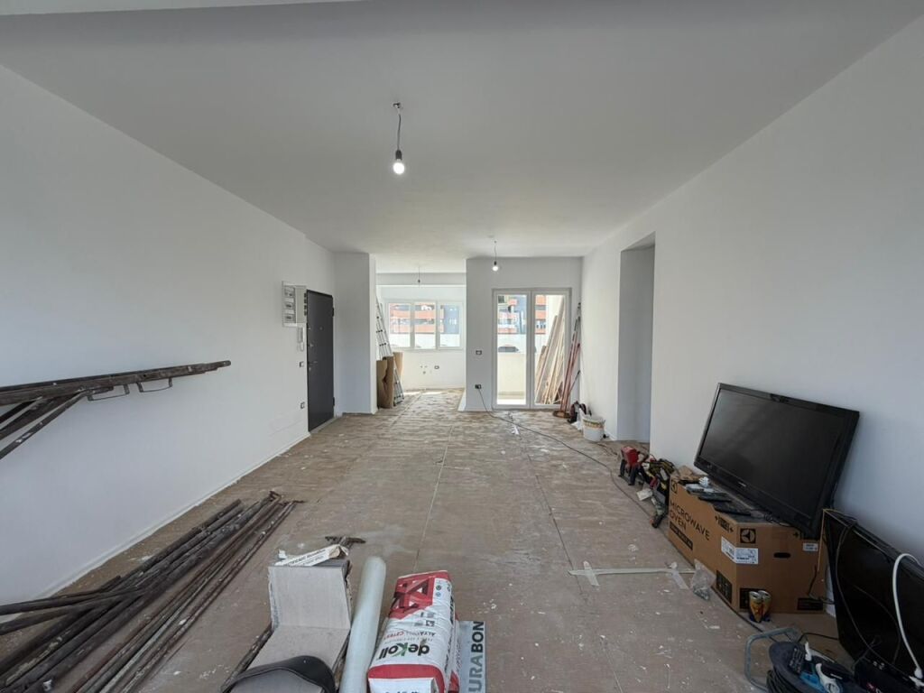Apartament 3+1 per qira tek Green City Residence ne Astir.
