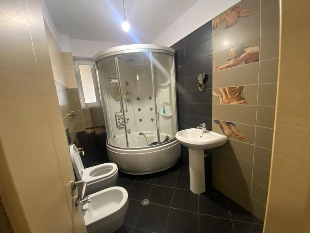 2+1 apartment for sale at Fusha e Aviacionit