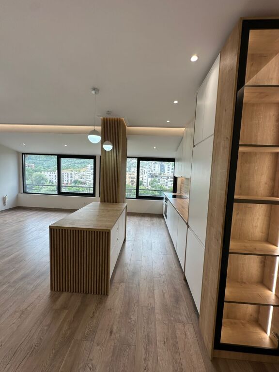 🏡 Super Luxurious Apartment for Sale 2+1 📍 Hamdi Garunja Street, Dry Lake (not a mountainous area)💶 Price: 273 Million Lek